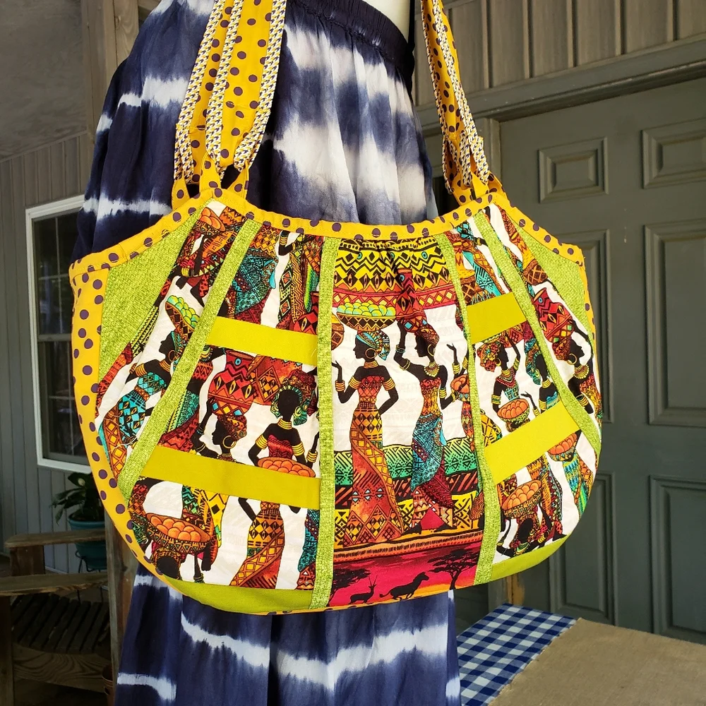 Lady's dress and matching purse selling As Set - Picture 2 of 4